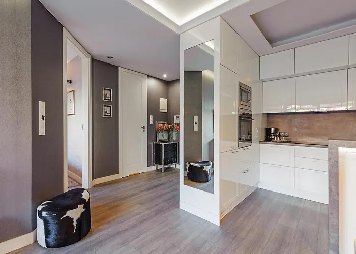 La Bagatelle By Baltica + Parking